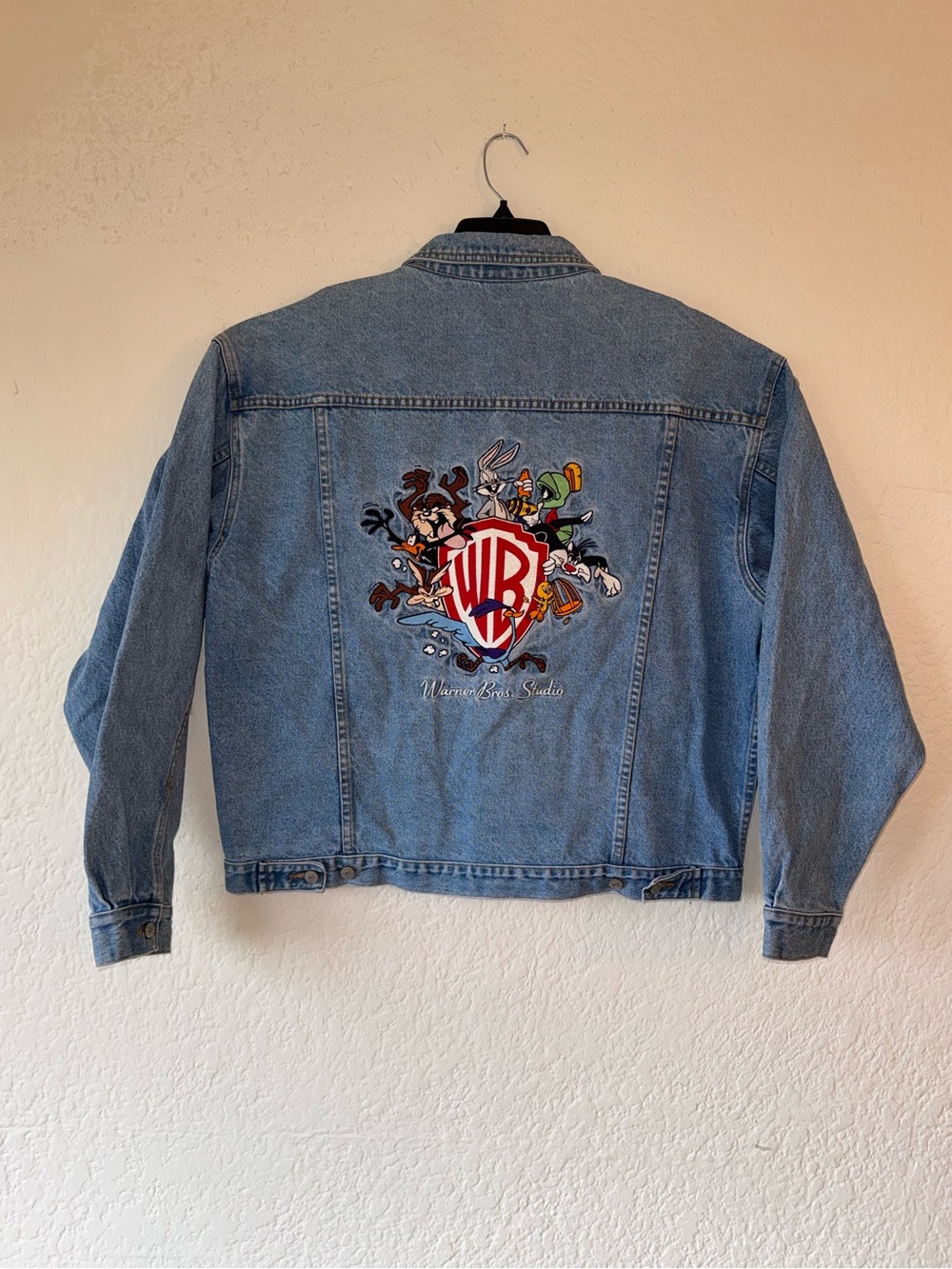 WARNER BROS studio WB Vintage 97 unisex Looney Tunes embroidered size XXL